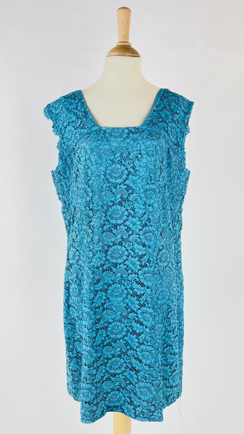 Abito corto in pizzo azzurro