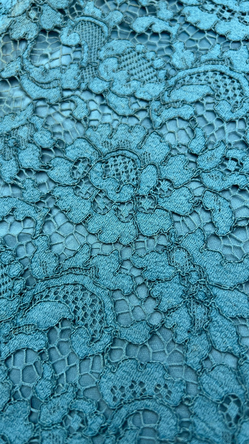 Abito corto in pizzo azzurro