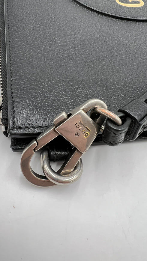 Pochette pelle nera martellata