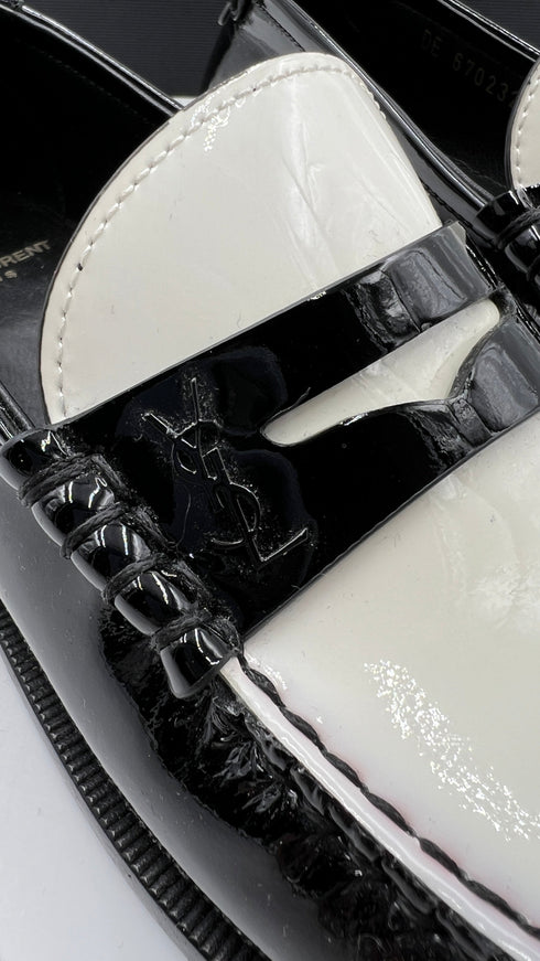 Mocassini in vernice N. 37.5