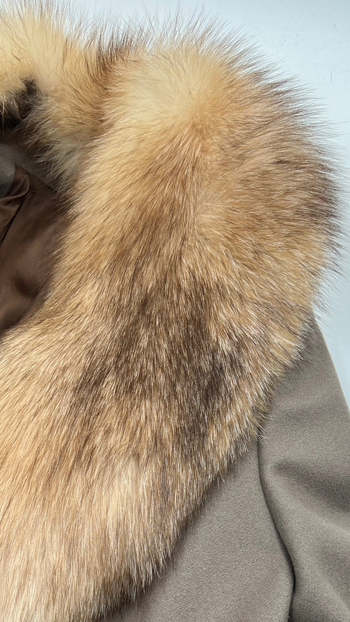 Cappotto con collo pelliccia