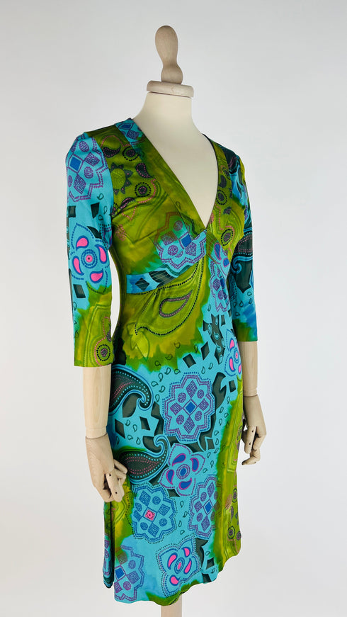 Abito corto scollo a V