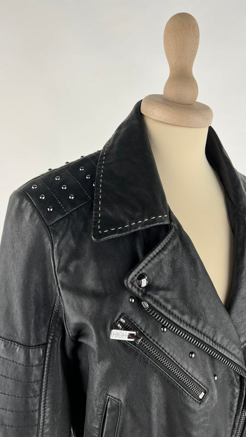 Biker in pelle nero