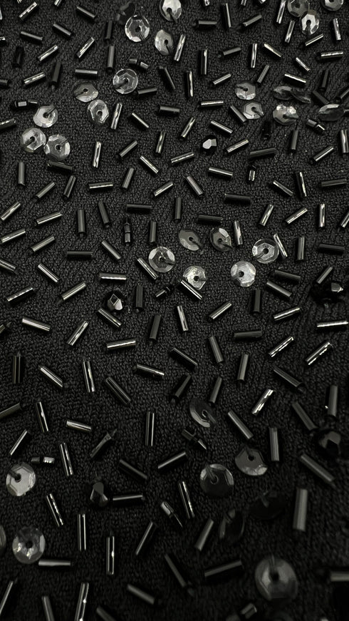 Coprispalle nero ricamato vintage