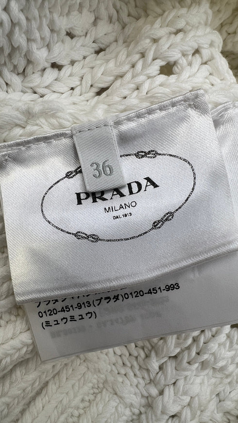 Maglia scollo a V con cartellino