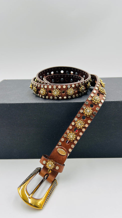 Cintura borchiata a fiori