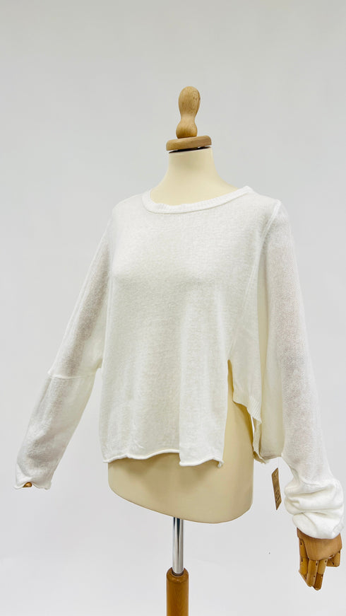 Maglia bianca asimmetrica