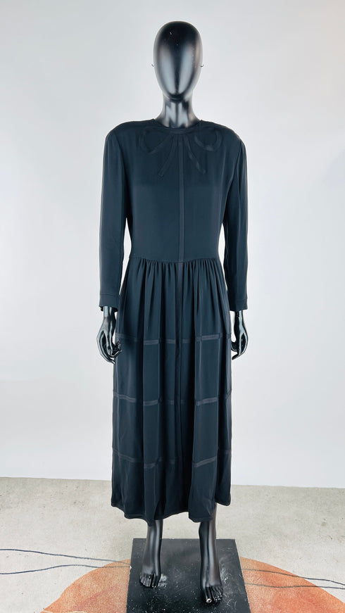 Abito lungo con fiocco