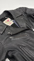 Biker in pelle nero