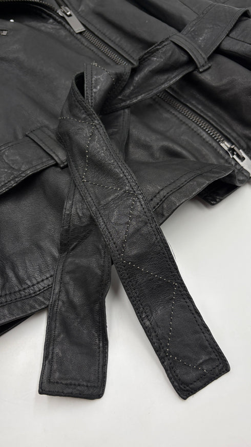 Biker in pelle nero