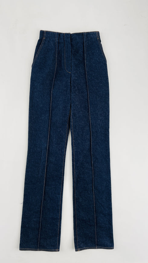 Jeans logo traforato