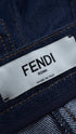 Jeans logo traforato