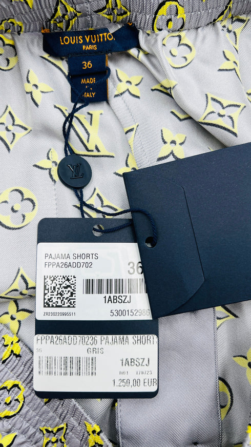 Completo in seta con cartellino