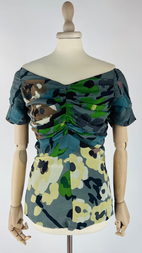 Top camouflage in seta