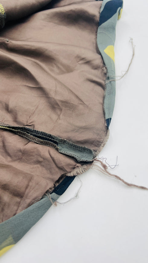 Top camouflage in seta