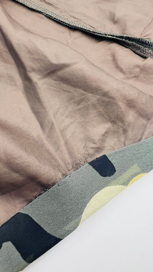 Top camouflage in seta