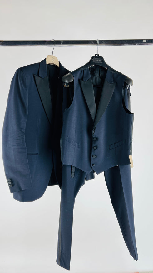 Completo tre pezzi blu