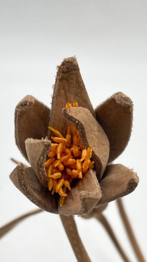 Cintura floreale in pelle