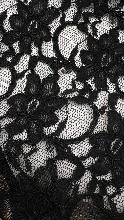 Coprispalle in pizzo nero