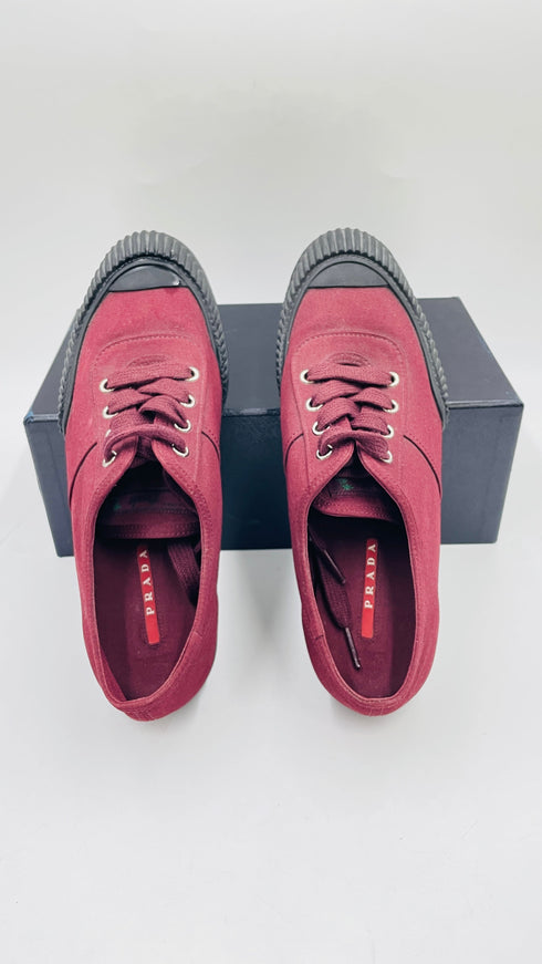 Sneakers stringata N.38.5