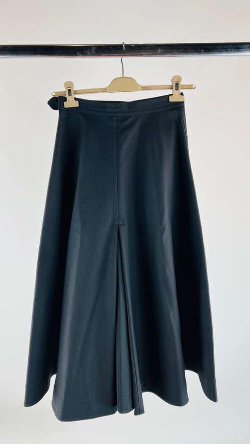 Gonna lunga con piega con cartellino