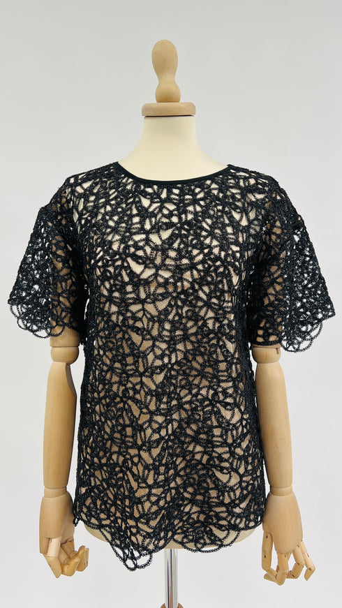 T-shirt traforata con cartellino