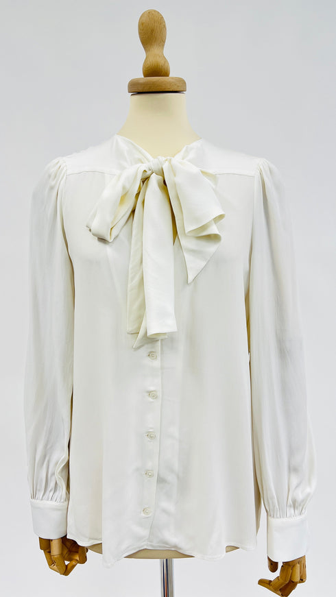 Camicia bianca a fiocco