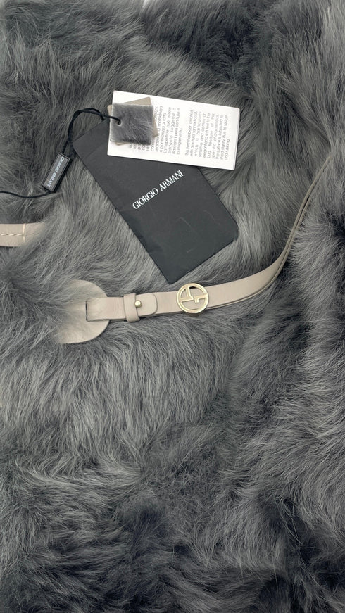 Borsa in pelliccia con cartellino