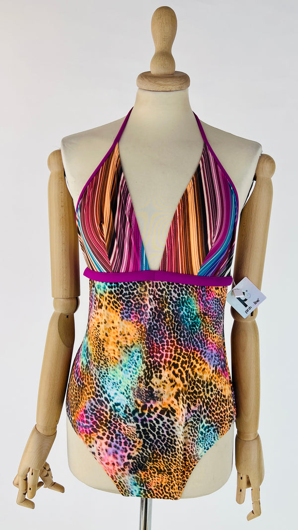 Costume intero con cartellino