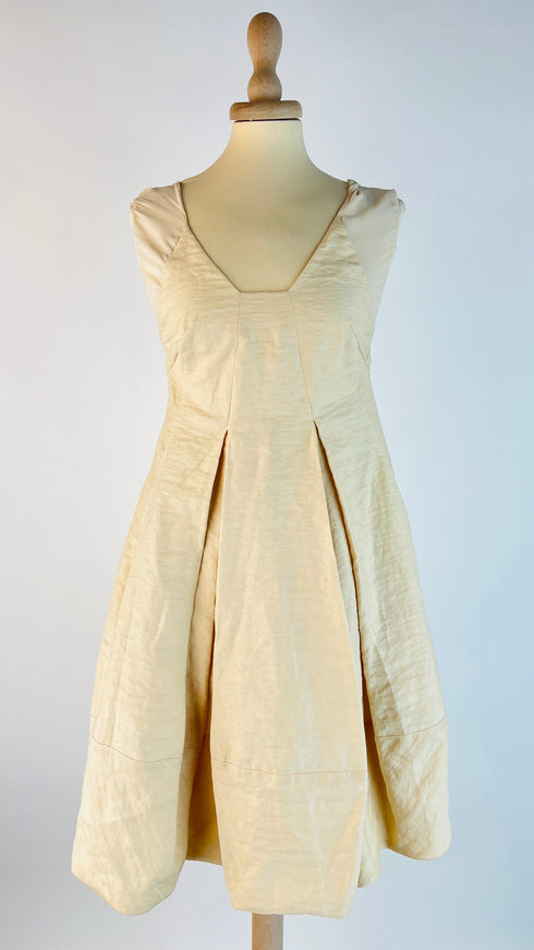 Abito corto scollo squadrato