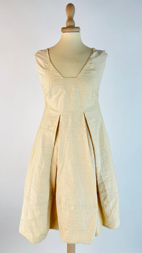 Abito corto scollo squadrato