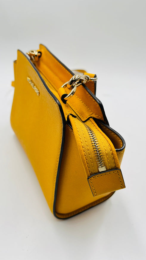 Borsa tracolla in saffiano