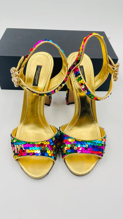 Sandali con tacco e paillettes