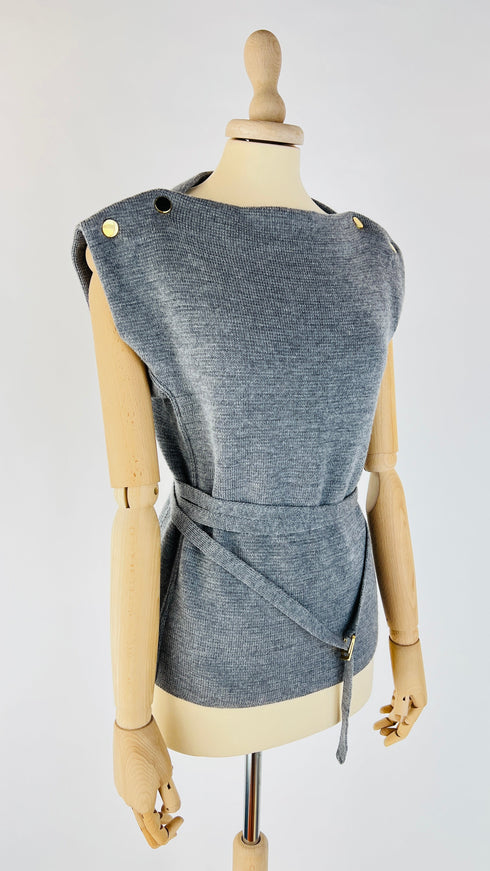 Top smanicato in lana