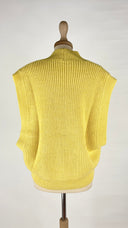 Gilet over giallo Unsigned