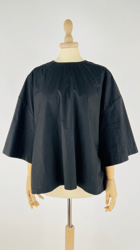 T-shirt over con cartellino