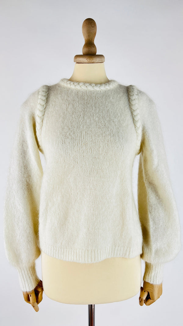 Maglia girocollo con trecce
