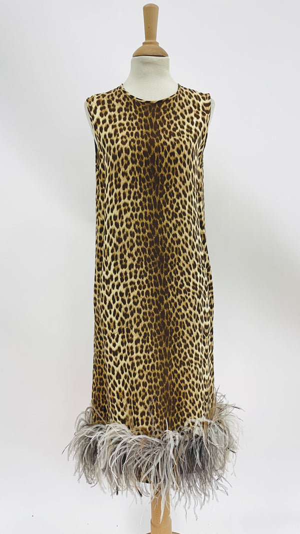 Abito midi animalier e piume