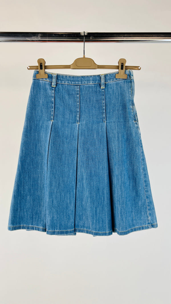 Gonna corta a pieghe in denim
