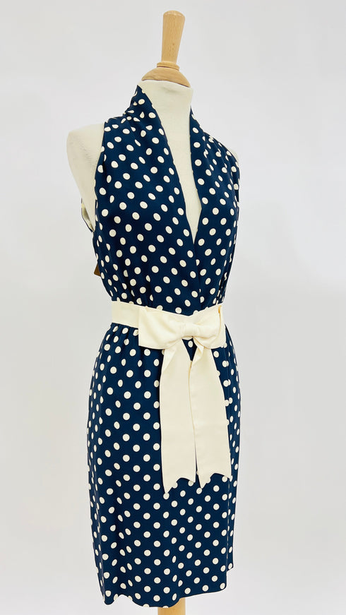 Abito corto a pois con fiocco