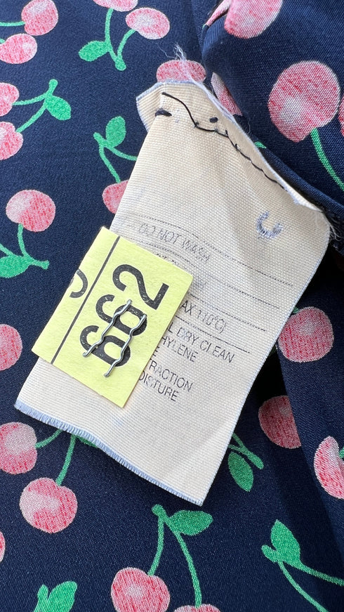 Blusa con ciliegie vintage