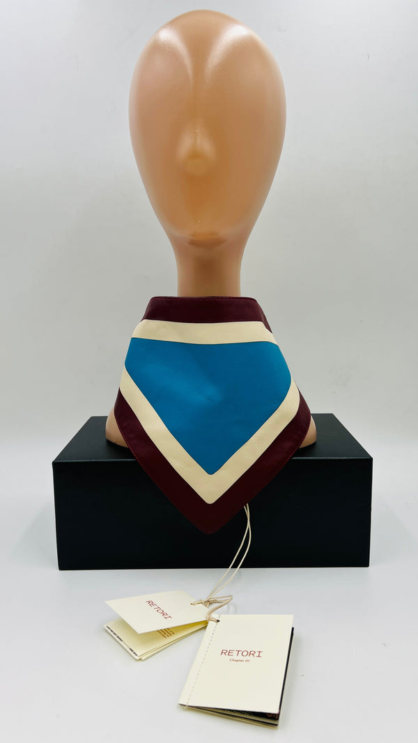 Foulard in pelle con cartellino