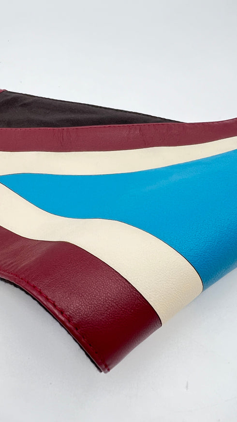 Foulard in pelle con cartellino