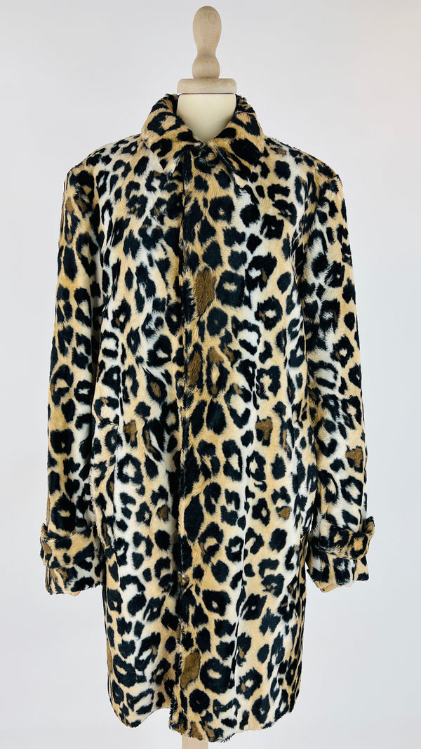 Cappotto animalier con cartellino