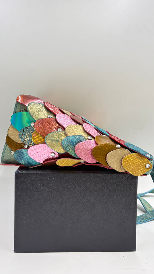 Borsa a spalla con applicazioni vintage