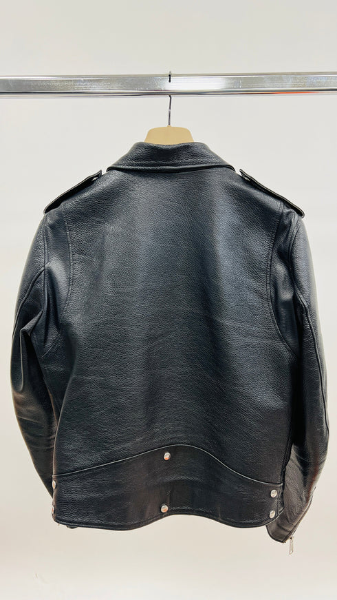 Biker di pelle nera