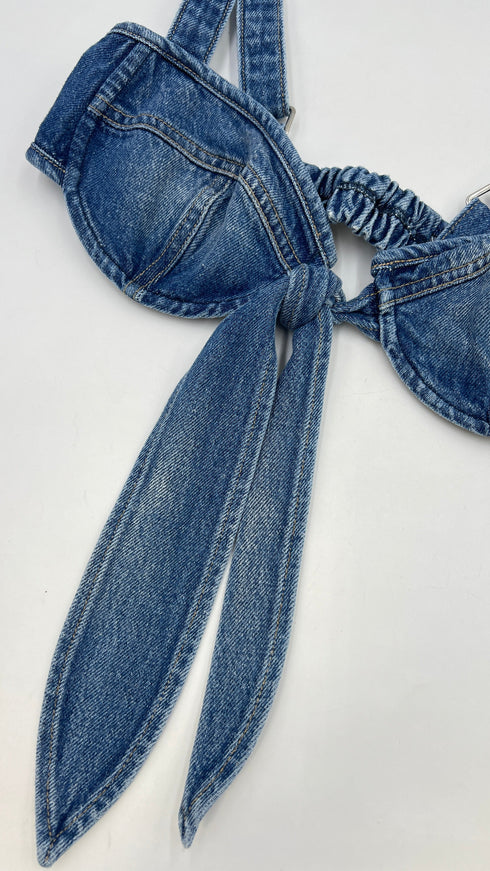 Top denim con nodo
