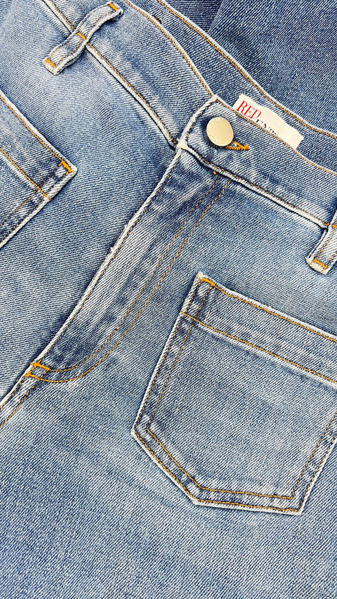 Jeans flare con taschini