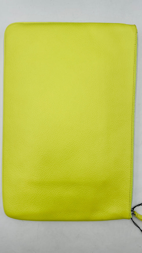 Pochette in pelle neon