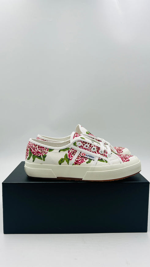 Sneakers Superga x Lisa Corti 2750 con cartellino